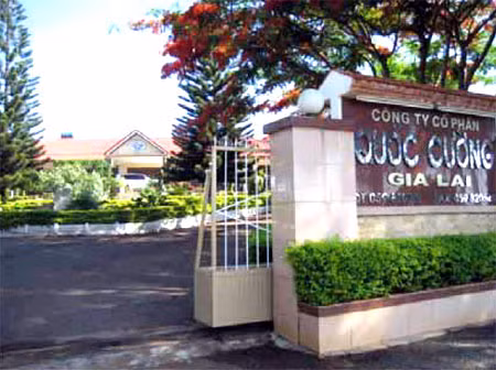 2. Quốc Cường Gia Lai: Việc nợ nần của QCG cũng là một trong những đề tài làm xôn xao dư luận thời gian qua. Nhiều nguồn tin cho biết QCG đang nợ tới cả nghìn tỷ đồng. 2. Quốc Cường Gia Lai: Việc nợ nần của QCG cũng là một trong những đề tài làm xôn xao dư luận thời gian qua. Nhiều nguồn tin cho biết QCG đang nợ tới cả nghìn tỷ đồng.