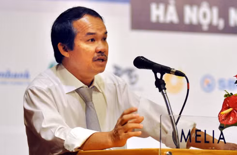 1. Hoàng Anh Gia Lai: Theo báo cáo tài chính kiểm toán năm 2011 của Công ty cổ phần Hoàng Anh Gia Lai (HAGL), tính đến 31/12/2011, tổng nợ phải trả của tập đoàn lên đến 15.493 tỷ đồng, tăng hơn 5.200 tỷ đồng so với cùng kỳ. Tổng tài sản của HAGL là 25.576 tỷ đồng. Như vậy, hệ số nợ phải trả trên tài sản là 63%. 1. Hoàng Anh Gia Lai: Theo báo cáo tài chính kiểm toán năm 2011 của Công ty cổ phần Hoàng Anh Gia Lai (HAGL), tính đến 31/12/2011, tổng nợ phải trả của tập đoàn lên đến 15.493 tỷ đồng, tăng hơn 5.200 tỷ đồng so với cùng kỳ. Tổng tài sản của HAGL là 25.576 tỷ đồng. Như vậy, hệ số nợ phải trả trên tài sản là 63%.