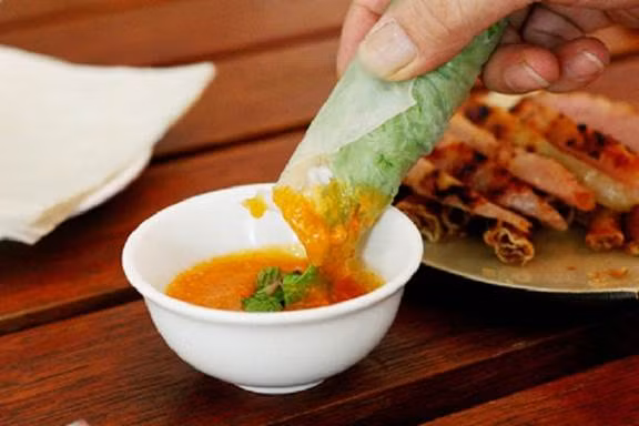 Du khách không thể bỏ qua món nem nướng Nha Trang cực ngon. Du khách không thể bỏ qua món nem nướng Nha Trang cực ngon.