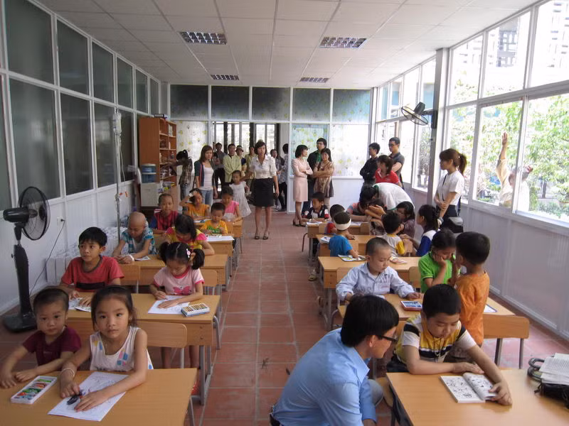 Được sự quan tâm của nhiều cá nhân, tổ chức, Lớp học Hy vọng đã thực sự mang lại nhiều hy vọng, niềm vui cho các bệnh nhân của BV Nhi trung ương trong những ngày điều trị mệt mỏi và buồn tẻ tại bệnh viện Được sự quan tâm của nhiều cá nhân, tổ chức, Lớp học Hy vọng đã thực sự mang lại nhiều hy vọng, niềm vui cho các bệnh nhân của BV Nhi trung ương trong những ngày điều trị mệt mỏi và buồn tẻ tại bệnh viện