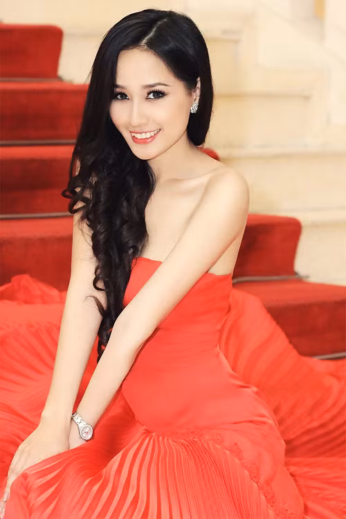 Và thời "hoàng kim" nhan sắc của một Hoa hậu giàu sang.