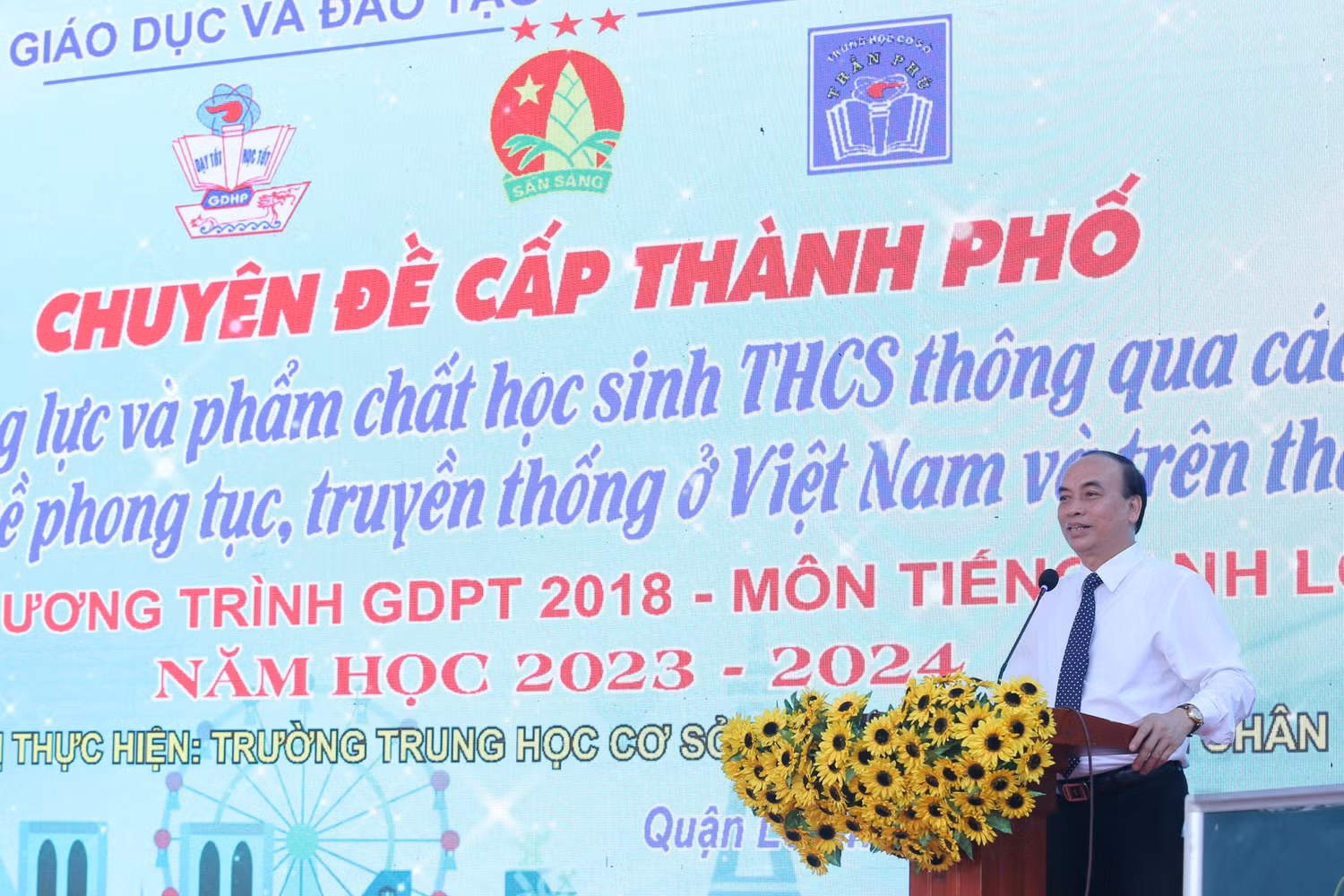 Ông Đỗ Văn Lợi - Phó giám đốc Sở Giáo dục và Đào tạo Hải Phòng phát biểu chỉ đạo tại chuyên đề (Ảnh: LT)