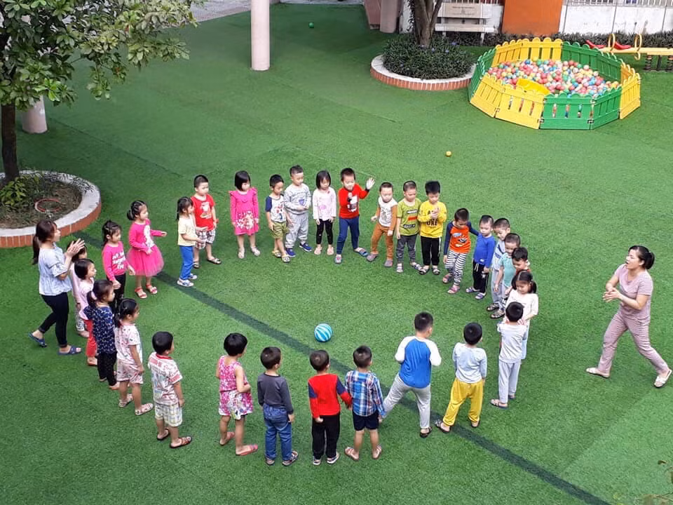 Các hoạt động ngoài trời luôn được nhà trường chú trọng. Ảnh: CTV