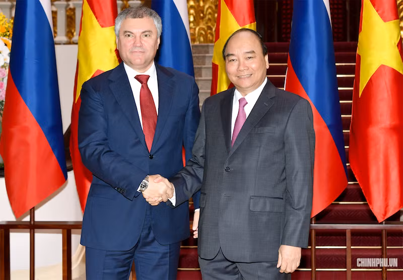 Thủ tướng Nguyễn Xuân Phúc tiếp Chủ tịch Duma quốc gia Nga Vyacheslav Viktorovich Volodin đang có chuyến thăm chính thức Việt Nam. Ảnh: Chinhphu.vn Thủ tướng Nguyễn Xuân Phúc tiếp Chủ tịch Duma quốc gia Nga Vyacheslav Viktorovich Volodin đang có chuyến thăm chính thức Việt Nam. Ảnh: Chinhphu.vn