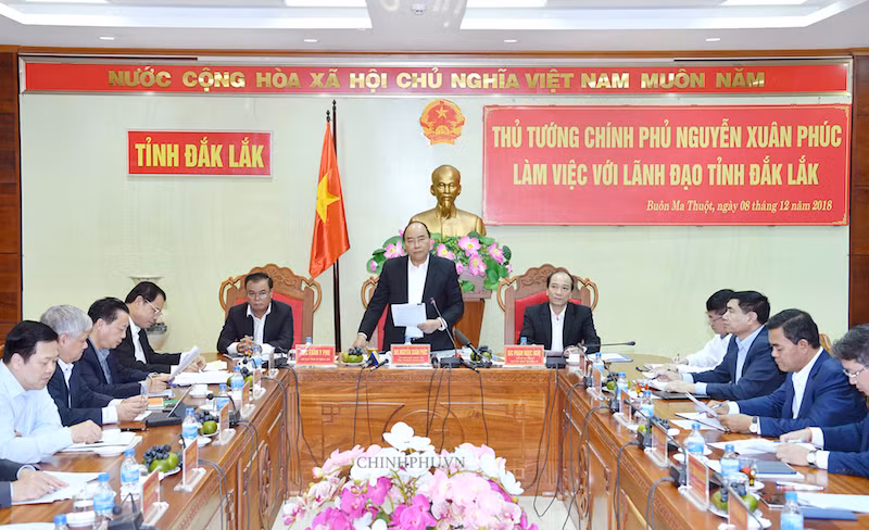 Ngày 8/12, tại Buôn Ma Thuột, Thủ tướng Nguyễn Xuân Phúc làm việc với lãnh đạo chủ chốt tỉnh Đắk Lắk. Ảnh: VGP
