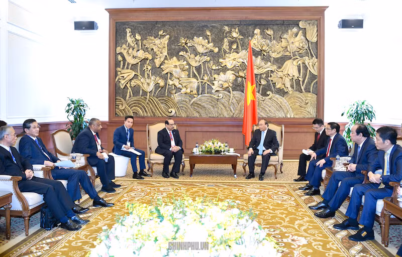 Thủ tướng Nguyễn Xuân Phúc đánh giá cao các nhà đầu tư đến từ Kuwait và Nhật Bản đã đầu tư vào dự án Liên hợp lọc hóa dầu Nghi Sơn. Ảnh: Chinhphu.vn