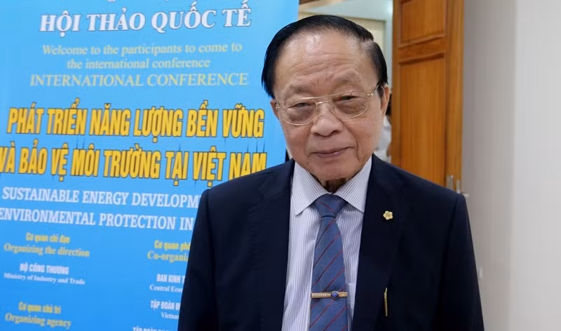 Chủ tịch VEA Trần Viết Ngãi chia sẻ tại hội thảo