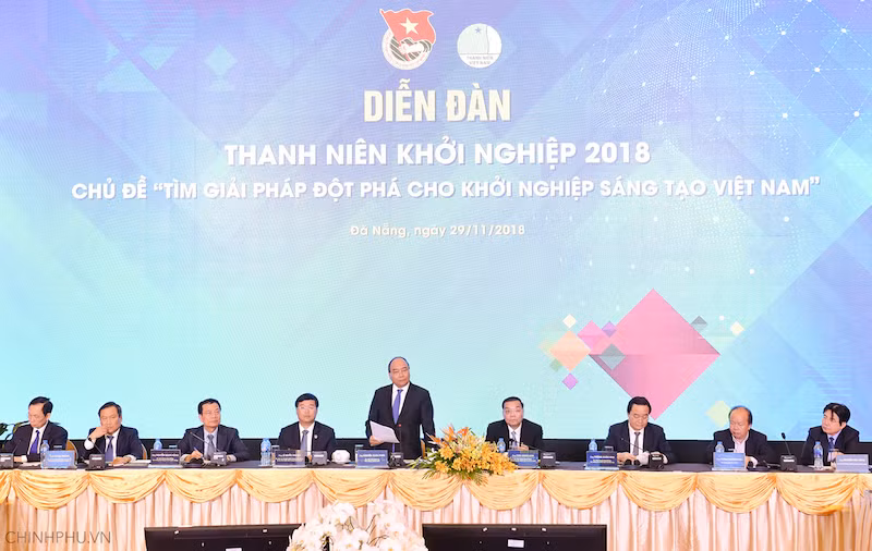 Thủ tướng Nguyễn Xuân Phúc dự Diễn đàn Thanh niên khởi nghiệp 2018 với chủ đề “Tìm giải pháp đột phá cho Khởi nghiệp sáng tạo Việt Nam”. Ảnh: Chinhphu.vn Thủ tướng Nguyễn Xuân Phúc dự Diễn đàn Thanh niên khởi nghiệp 2018 với chủ đề “Tìm giải pháp đột phá cho Khởi nghiệp sáng tạo Việt Nam”. Ảnh: Chinhphu.vn