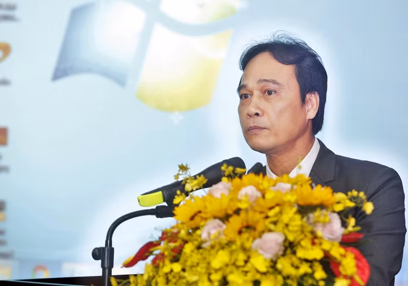 Ông Nguyễn Quỳnh Lâm – Tổng Giám đốc Vietsovpetro báo cáo tại kỳ họp Hội đồng lần thứ 50 Ông Nguyễn Quỳnh Lâm – Tổng Giám đốc Vietsovpetro báo cáo tại kỳ họp Hội đồng lần thứ 50