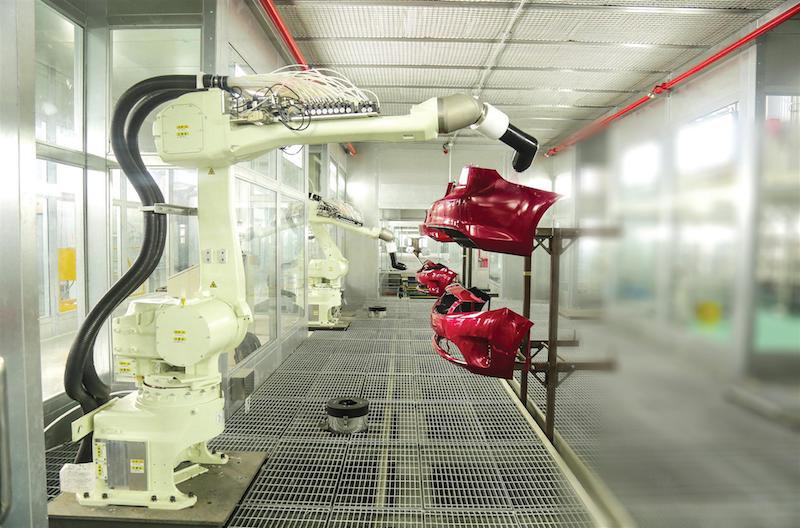 Robot sơn linh kiện nhựa - sản phẩm xuất khẩu của Thaco Robot sơn linh kiện nhựa - sản phẩm xuất khẩu của Thaco
