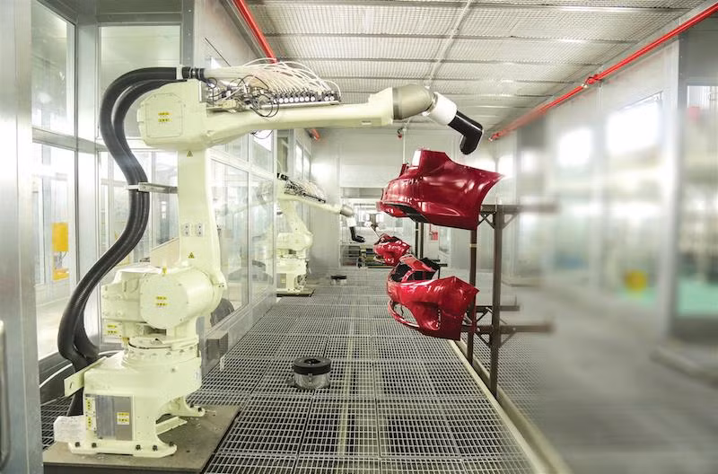 Robot sơn linh kiện nhựa - sản phẩm xuất khẩu của Thaco Robot sơn linh kiện nhựa - sản phẩm xuất khẩu của Thaco