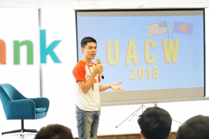 … và không ngại ngần nói lên quan điểm của mình. … và không ngại ngần nói lên quan điểm của mình.
