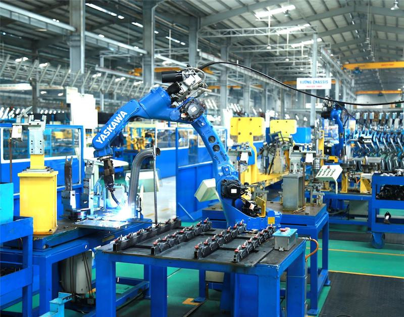 Robot hàn ống xả ô tô - sản phẩm xuất khẩu của Tổ hợp cơ khí Thaco Robot hàn ống xả ô tô - sản phẩm xuất khẩu của Tổ hợp cơ khí Thaco
