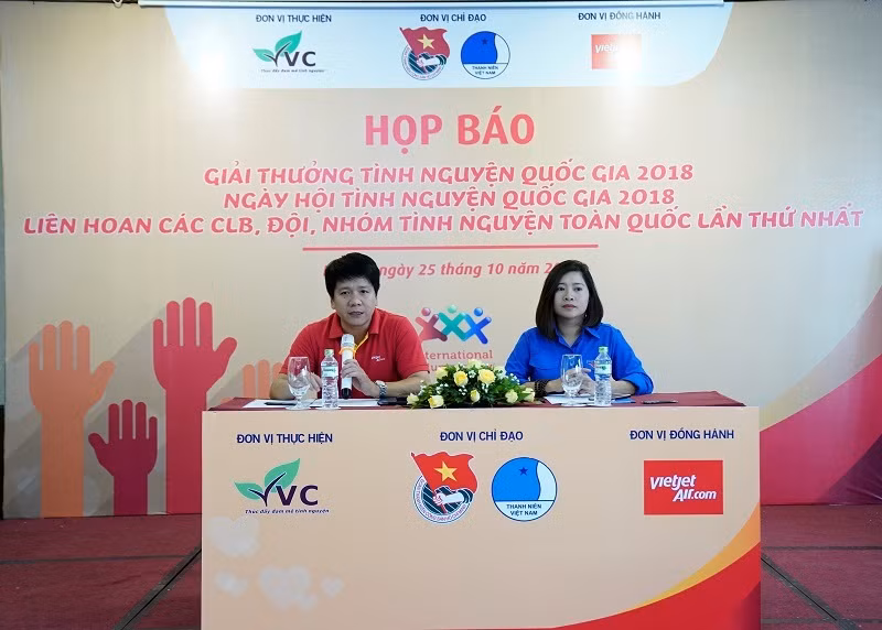 Anh Dương Hoài Nam – Chủ tịch Hội Liên hiệp Thanh niên Vietjet Anh Dương Hoài Nam – Chủ tịch Hội Liên hiệp Thanh niên Vietjet