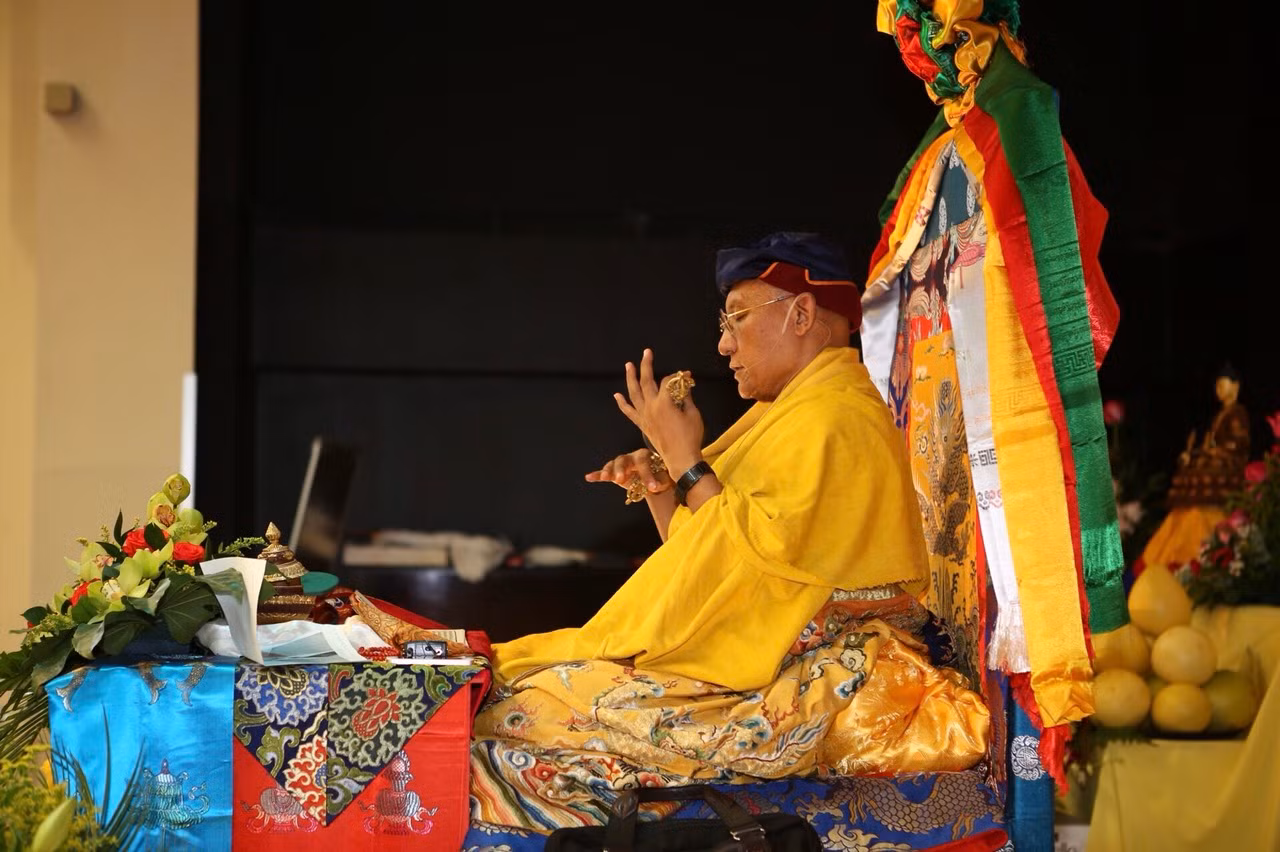 Đức Đức Gyalwang Drukpa thực hiện các nghi thức, chủ trì đại lễ tại Saint Petersburg Đức Đức Gyalwang Drukpa thực hiện các nghi thức, chủ trì đại lễ tại Saint Petersburg