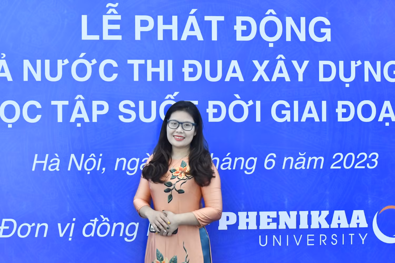Cô Nguyễn Thị Biên, Hiệu trưởng Trường Phổ thông Liên cấp Phenikaa (khối Tiểu học) tại Lễ phát động phong trào “Cả nước thi đua xây dựng xã hội học tập, đẩy mạnh học tập suốt đời giai đoạn 2023 - 2030” (Ảnh: Trà My). Cô Nguyễn Thị Biên, Hiệu trưởng Trường Phổ thông Liên cấp Phenikaa (khối Tiểu học) tại Lễ phát động phong trào “Cả nước thi đua xây dựng xã hội học tập, đẩy mạnh học tập suốt đời giai đoạn 2023 - 2030” (Ảnh: Trà My).