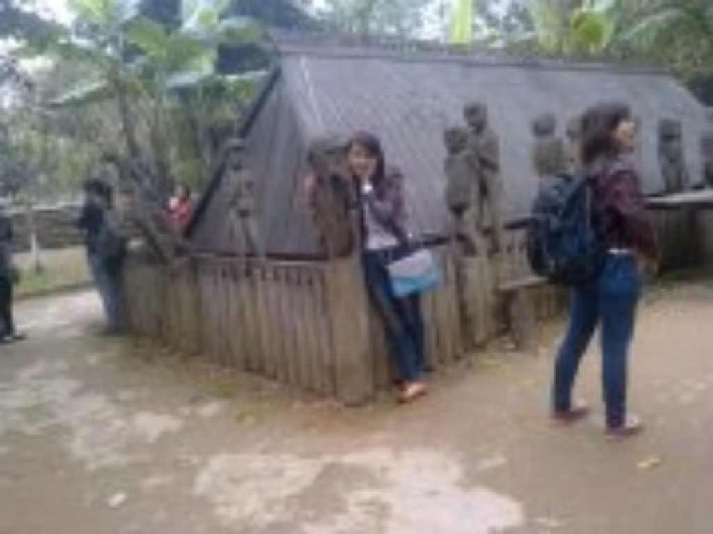 Ước mơ của cô là trở thành một hướng dẫn viên du lịch để giới thiệu cho tất cả các bạn bè trên thế giới về văn hóa du lịch của đất nước và trở thành một nhà quản trị.