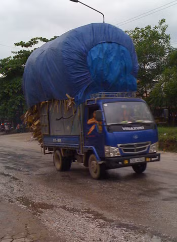Xe chở quá khổ, chụp tại Thái Nguyên. Ảnh: Thaison Xe chở quá khổ, chụp tại Thái Nguyên. Ảnh: Thaison