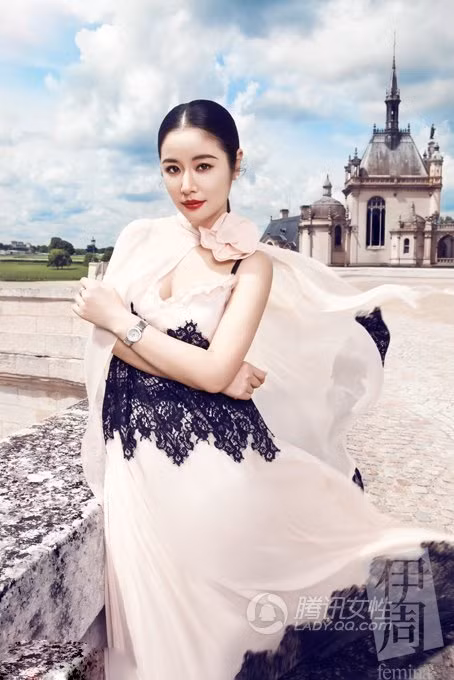 Kiêu sa với tóc giữa bóng loáng. Ảnh: QQ Kiêu sa với tóc giữa bóng loáng. Ảnh: QQ