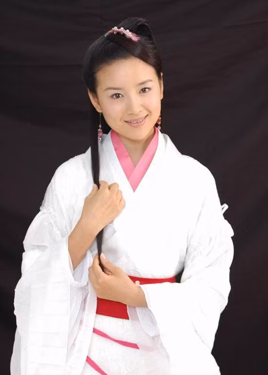 ... Và còn là một nàng Chúc Anh Đài mang đậm vẻ đẹp Á Đông dịu dàng, nết na. ... Và còn là một nàng Chúc Anh Đài mang đậm vẻ đẹp Á Đông dịu dàng, nết na.