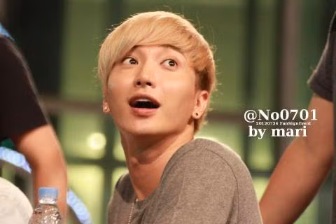 Dù đã 30 nhưng Leeteuk vẫn rất đáng yêu.