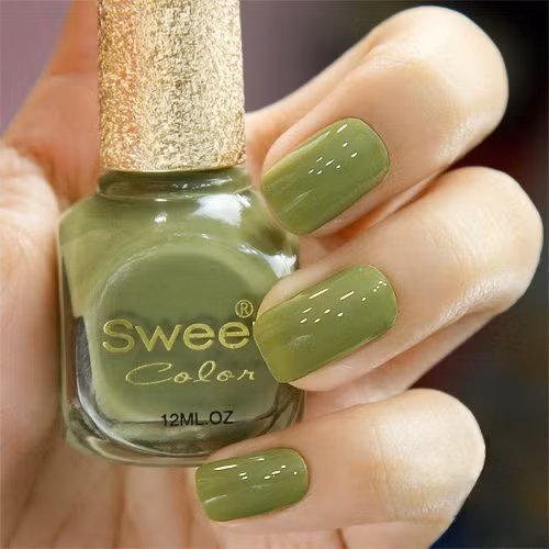Màu xanh lục. Xem thêm: Nail xinh, điệu cho bạn gái / Bộ sưu tập váy xinh chào hè 2012.