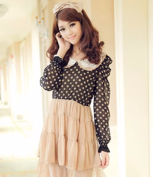 Sành điệu với váy liền thân hai phần.