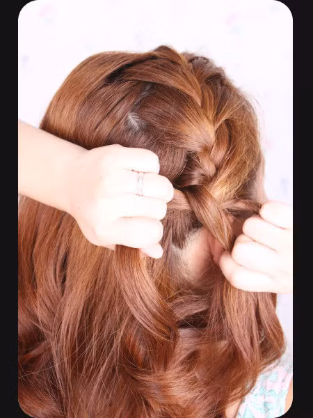 Mỗi bước lại lấy thêm một phần tóc.