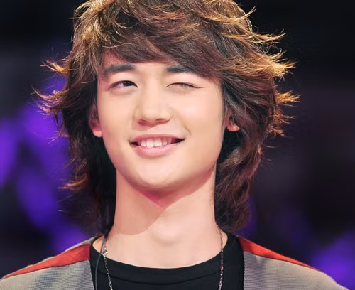 Minho dễ thương của Shinee nháy mắt rất tình tứ. Minho dễ thương của Shinee nháy mắt rất tình tứ.