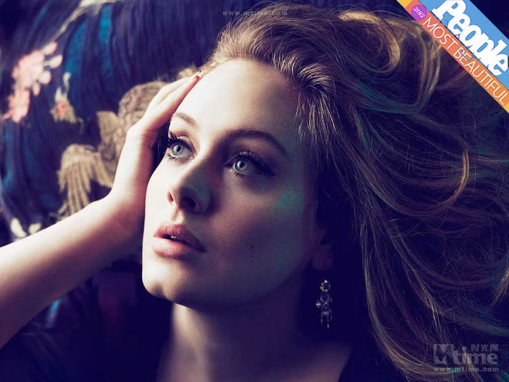 No.14 Adele Laurie Blue Adkins là ca sĩ người anh, vào lễ trao giải Grammy năm 2009, Adele đã nhận được giải Nghệ sĩ mới xuất sắc nhất và Trình diễn giọng Pop nữ xuất sắc nhất.