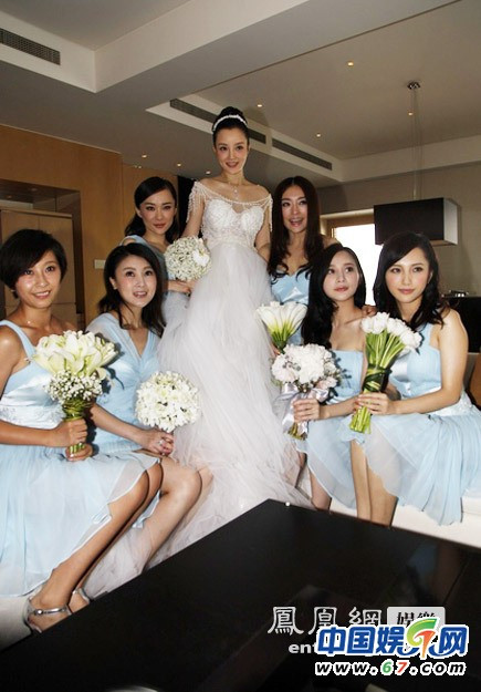 Tần Lam, Hoắc Tư Yến và Lý Tiểu Lộ cho thấy tình bạn thân thiết của mình.