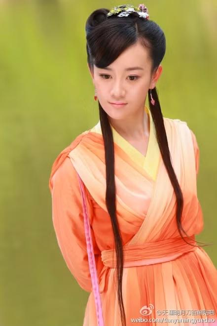 Người đẹp sinh năm 1988 Trương Mông.