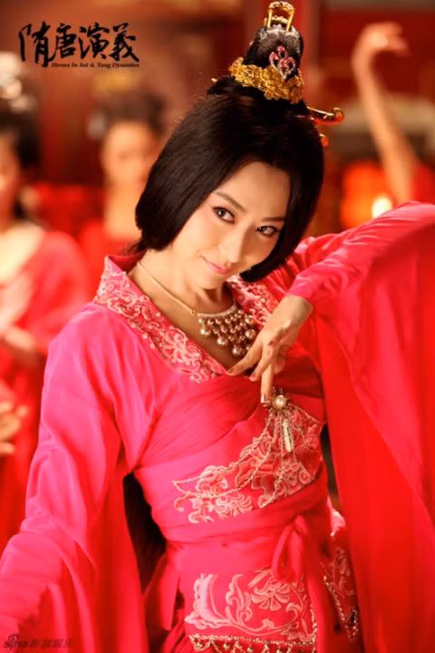 Bạch Băng trong hình ảnh công chúa Ngọc Thấu của bộ phim đình đám "Thần Thoại". Đẹp rực rỡ với mài hồng nồng nàn.