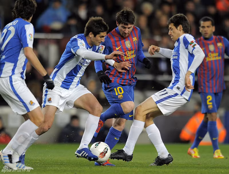 Lionel Messi lột xác thành “x-men” với râu quai nón.