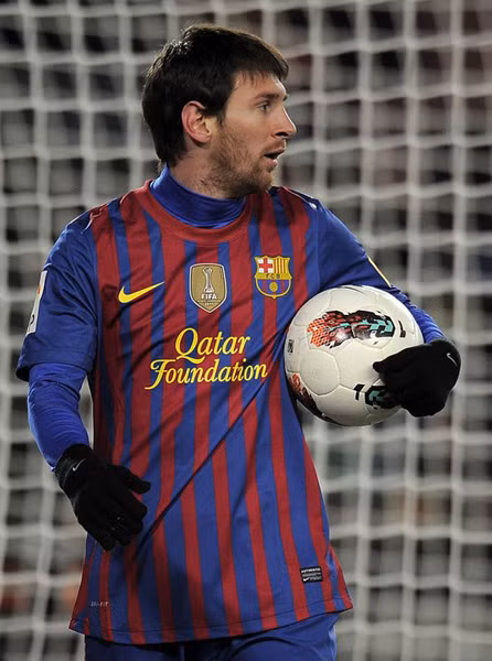 Lionel Messi lột xác thành “x-men” với râu quai nón.