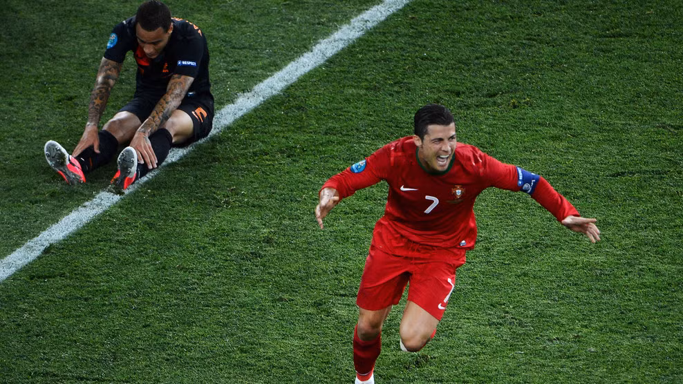 Ronaldo tận dụng tốt đường chuyền của Nani.
