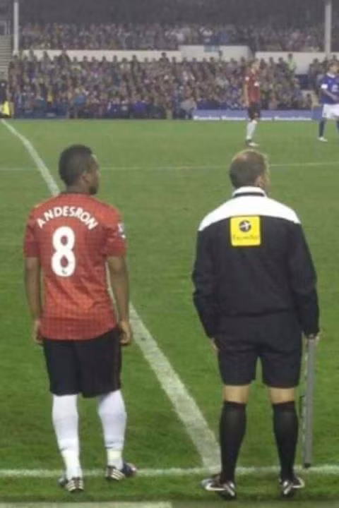 MU thảm bại, Sir Alex đòi lại tiền mua Van Persie