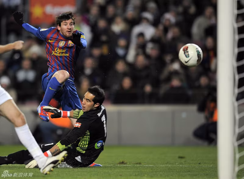 Lionel Messi lột xác thành “x-men” với râu quai nón.