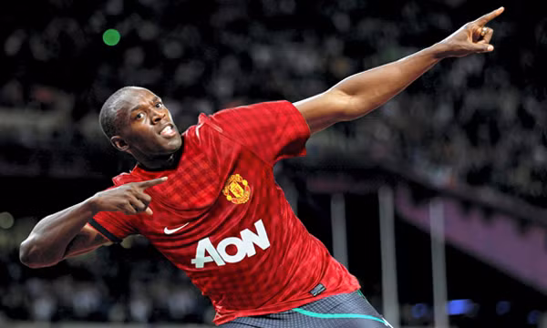 Usain Bolt, người chạy nhanh nhất thế giới hâm mộ M.U từ rất lâu. Usain Bolt, người chạy nhanh nhất thế giới hâm mộ M.U từ rất lâu.
