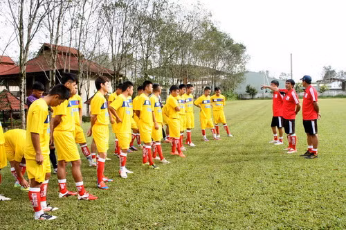 Các tuyển thủ U.21 Báo Thanh Niên Việt Nam đang đóng quân tại Gia Lai. Các tuyển thủ U.21 Báo Thanh Niên Việt Nam đang đóng quân tại Gia Lai.