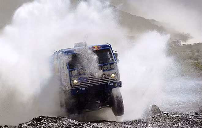 Đây là mùa giải thứ tư liên tiếp Dakar Rally được tổ chức ở Nam Mỹ. Cuộc đua gồm cả thảy 14 chặng và đã đi qua 4 chặng đầu tiên. Ngay chặng đầu tiên, tai nạn đã xảy ra và cướp đi mạng sống của tay đua Jorge Andrés Boero. Đây là tay đua thứ 21 tử nạn vì đường đua khủng khiếp này.