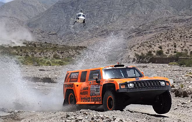 Nguy hiểm luôn thường trực và những tay đua Dakar Rally phải hết sức cẩn trọng.