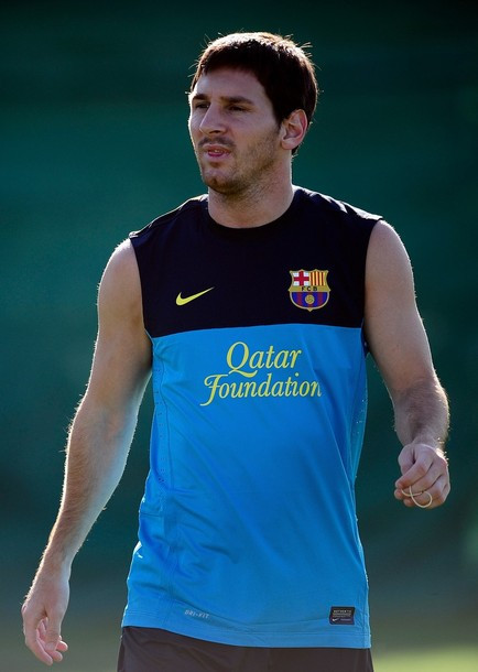 Trong khi đó, Lionel Messi “xịn” vẫn đang miệt mài tập luyện tại trung tâm huấn luyện Joan Gamper của Barca ở San Joan Despi, Tây Ban Nha.