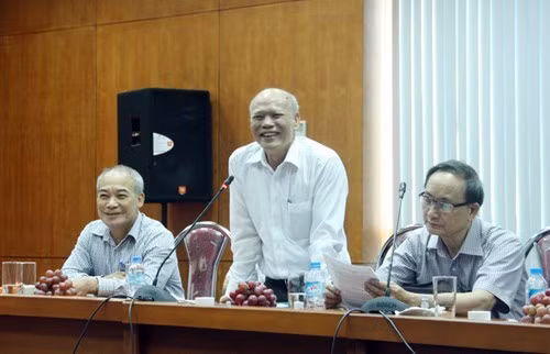 Cỗ máy kiếm tiền thi giải Toán, tiếng Anh qua mạng hoạt động thế nào? ảnh 4