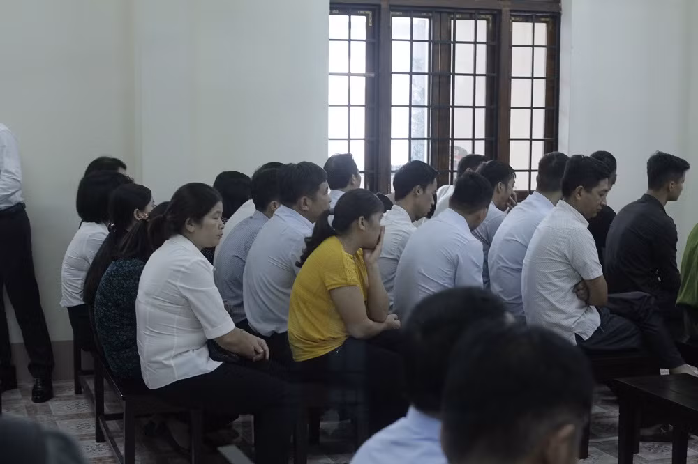 Vợ ông Triệu Tài Vinh vắng mặt tại phiên tòa xử vụ gian lận thi cử ở Hà Giang ảnh 2 Vợ ông Triệu Tài Vinh vắng mặt tại phiên tòa xử vụ gian lận thi cử ở Hà Giang ảnh 2