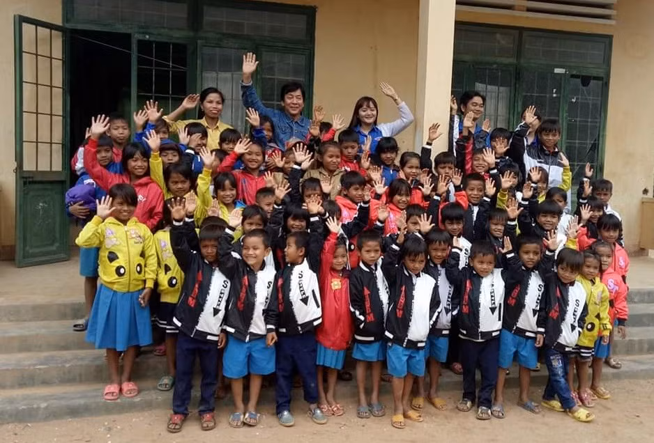 Cô Diễm tâm sự, cô yêu sự thơ ngây, chân thật của học trò vùng núi (ảnh do nhân vật cung cấp). Cô Diễm tâm sự, cô yêu sự thơ ngây, chân thật của học trò vùng núi (ảnh do nhân vật cung cấp).