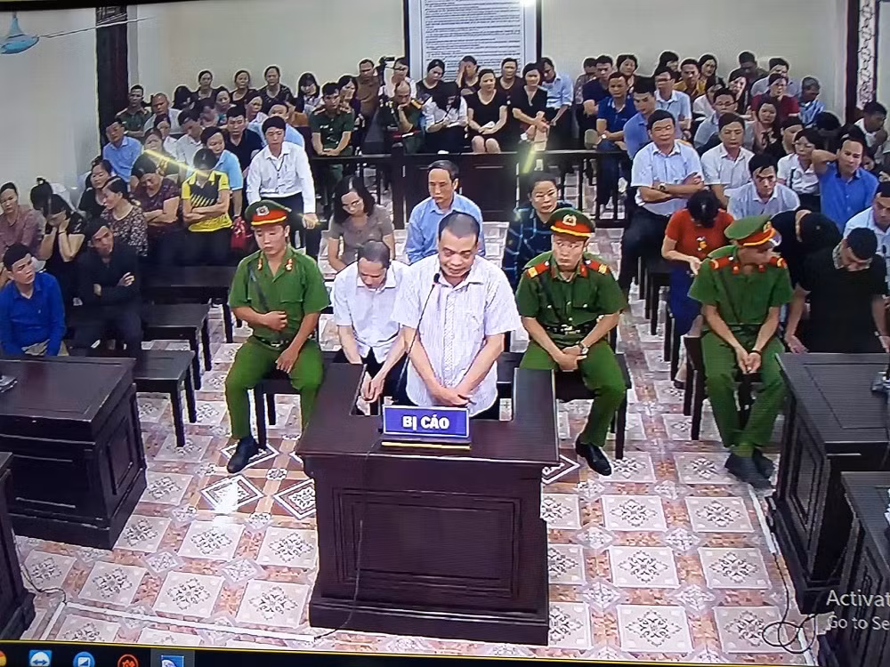 Bị cáo Nguyễn Thanh Hoài tại phiên xét xử chiều 14/10 (ảnh Trinh Phúc). Bị cáo Nguyễn Thanh Hoài tại phiên xét xử chiều 14/10 (ảnh Trinh Phúc).