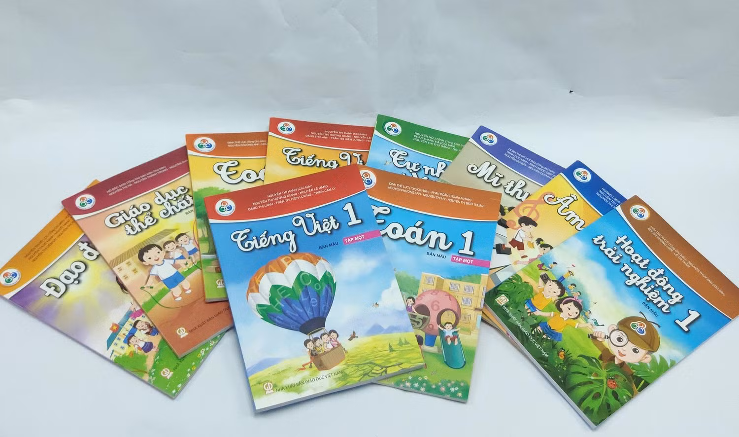 Bộ sách "Cùng học để phát triển năng lực" của Nhà xuất bản Giáo dục Việt Nam sẽ không được phát hành đối với lớp 2, lớp 6 (ảnh: NXBGDVN)