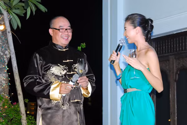 Người đẹp này luôn dành cho ông Chủ tập đoàn Khaisilk những tình cảm trân trọng đặc biệt.