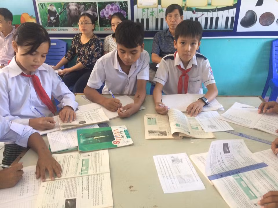Học sinh Trường phổ thông dân tộc nội trú Lệ Thủy (Quảng Bình). Ảnh: website trường. Học sinh Trường phổ thông dân tộc nội trú Lệ Thủy (Quảng Bình). Ảnh: website trường.